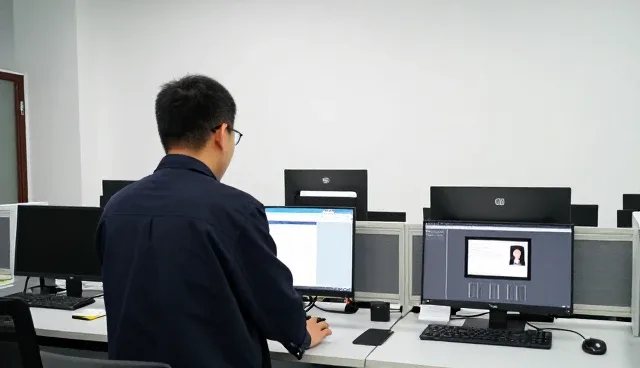 技术支持如何解决实验室环境中的实际问题